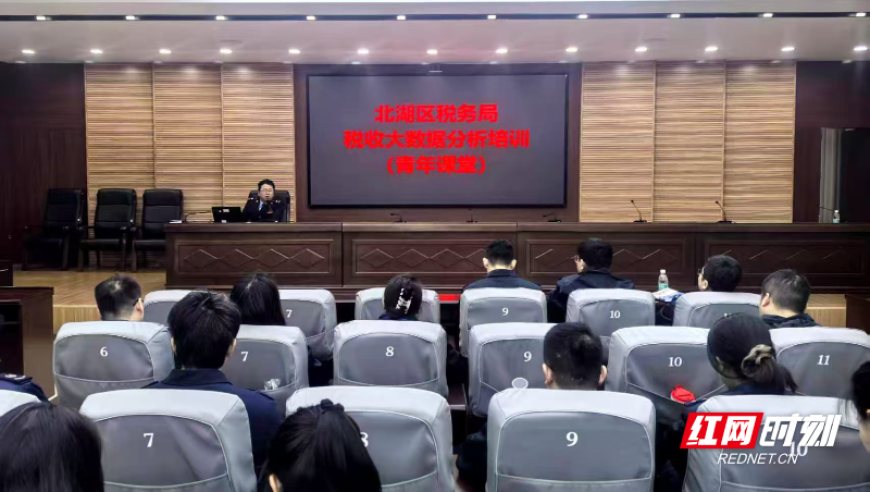 俄军宣布库尔斯克全线大规模进攻,澳门2025年免费资料精准,精准解释落实及其象征意义_工具版V14.99